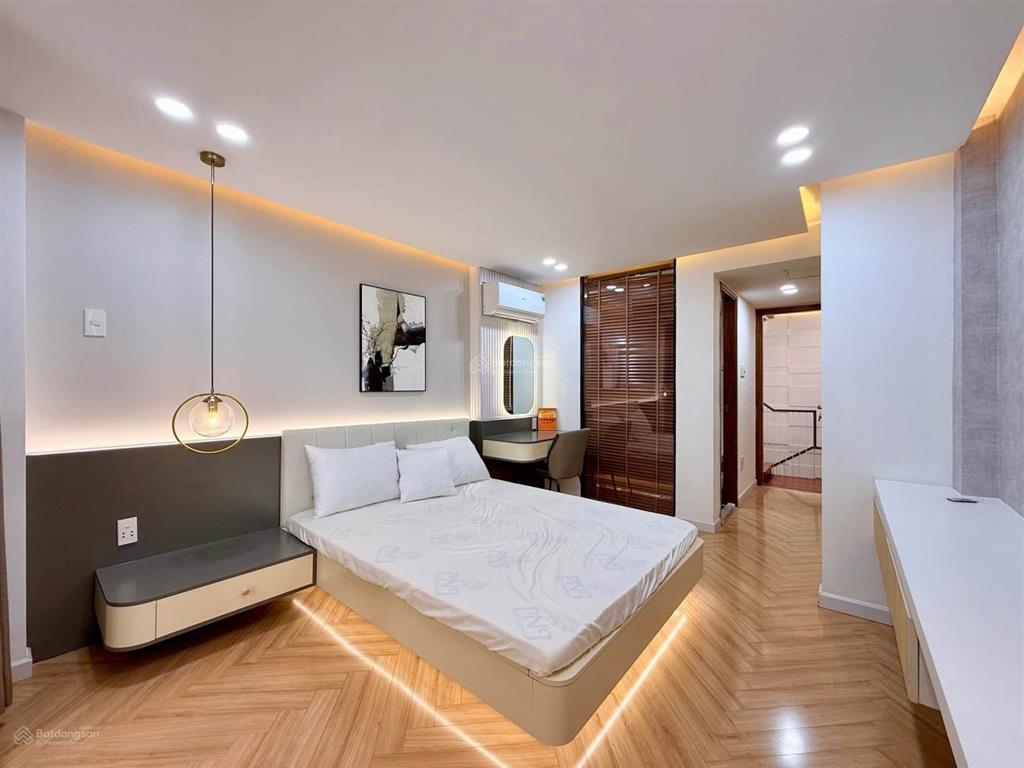 Nhà phố phan xích long full nội thất nhỉnh 6tỷ