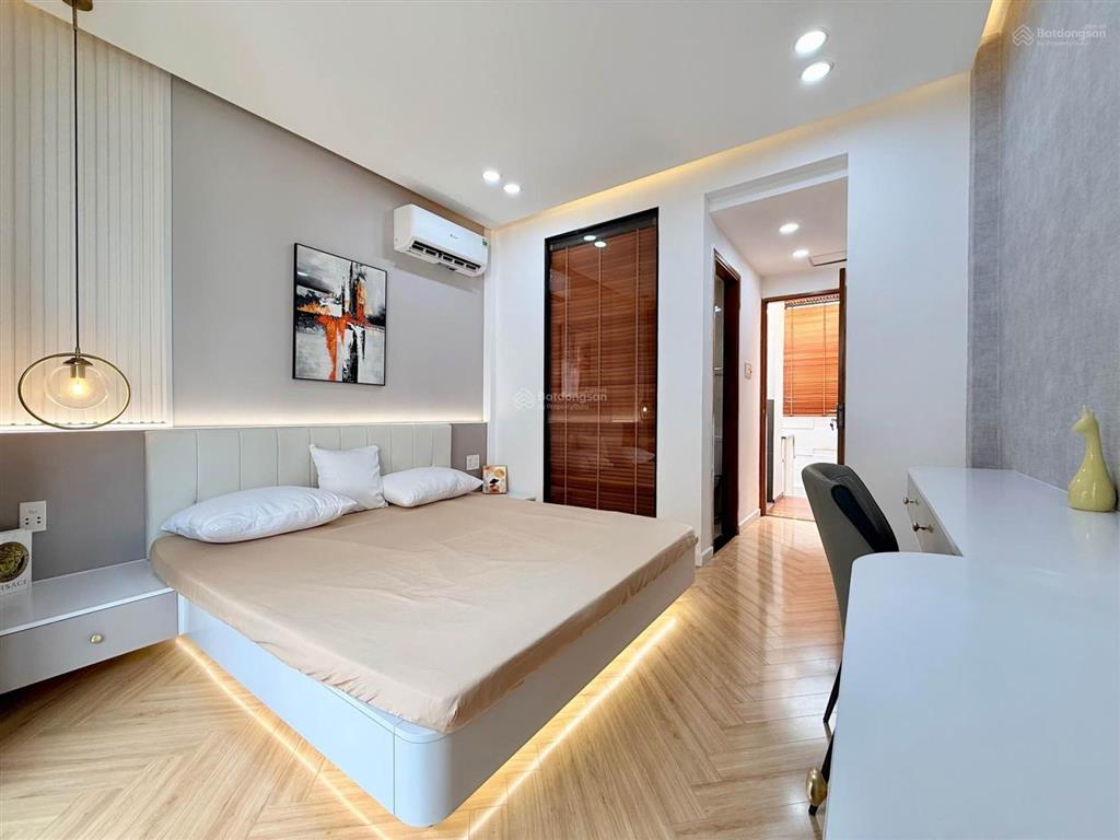 Nhà phố phan xích long full nội thất nhỉnh 6tỷ