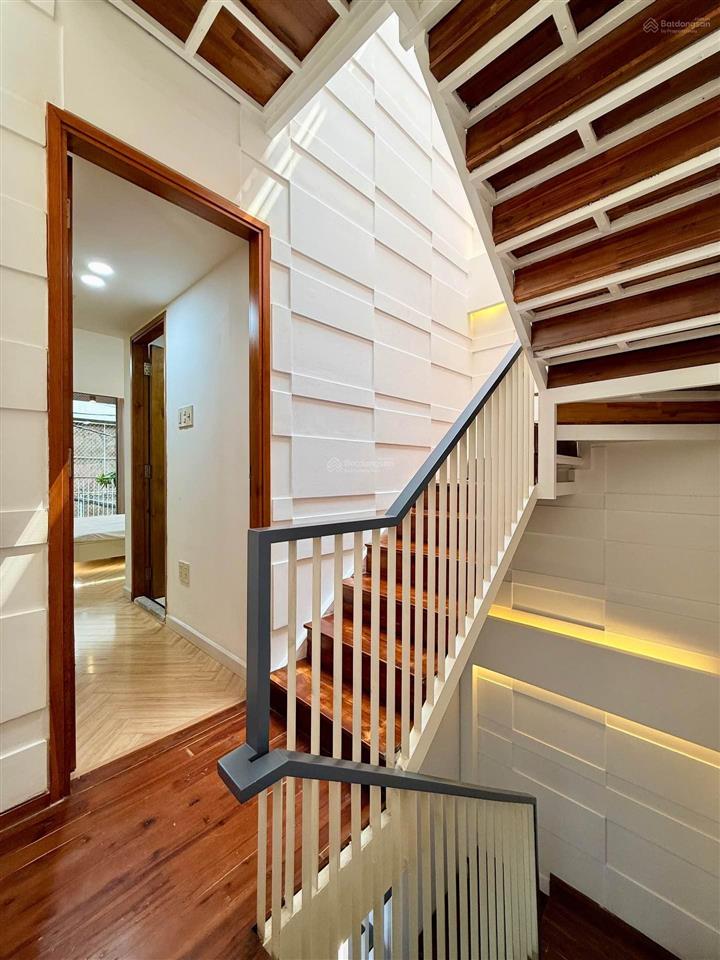 Nhà phố phan xích long full nội thất nhỉnh 6tỷ