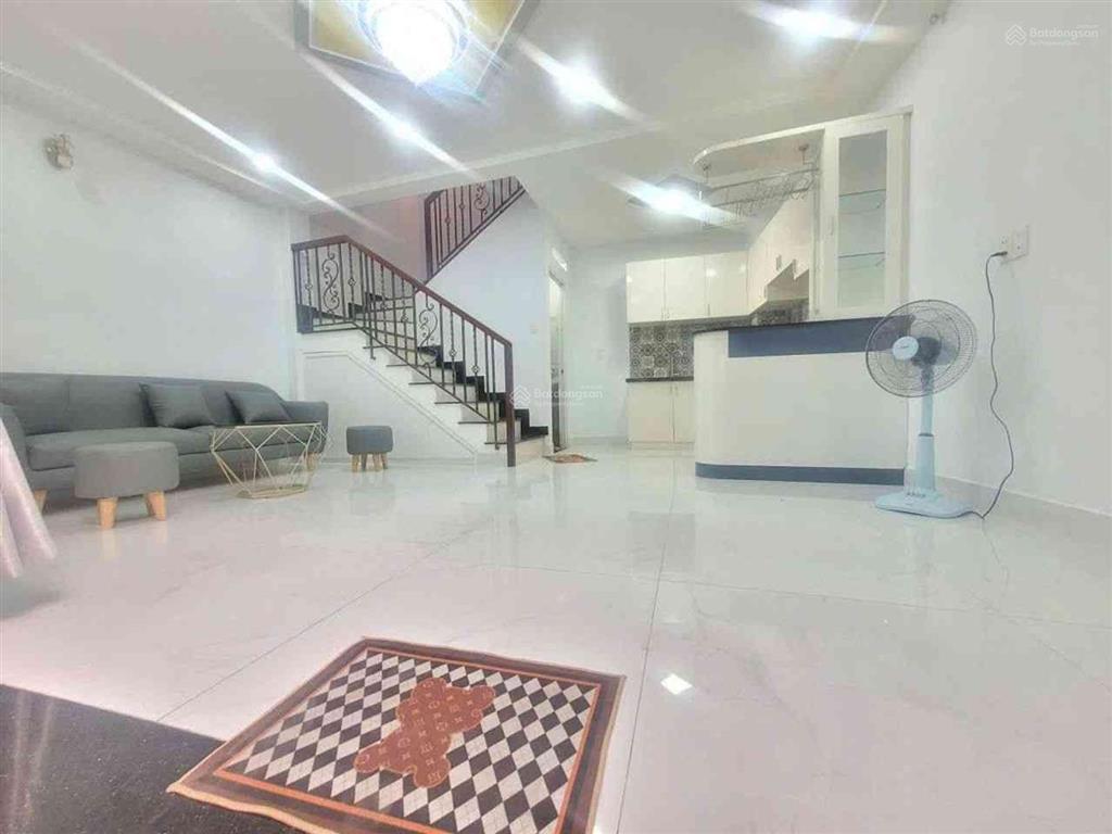 Nhà 5 tầng đẹp p. 5 bình thạnh  ngang 6 m  nhỉnh 6 tỷ