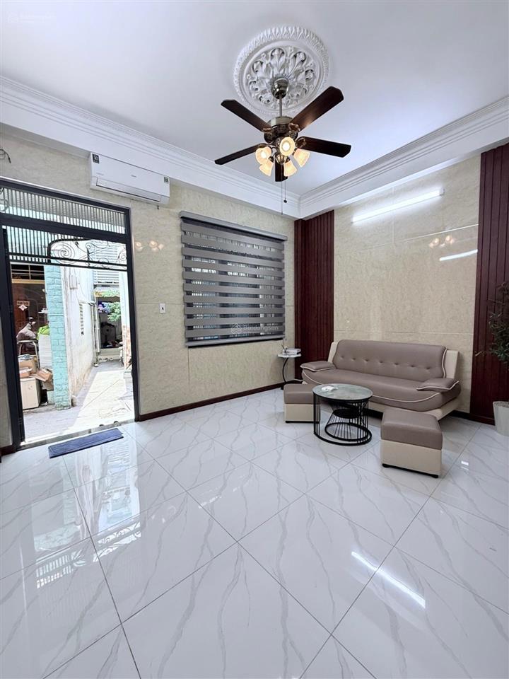Nhà mới đẹp tt phú nhuận  ngay trục đường chính phan đăng lưu  ngang 4.5m  nhỉnh 5 tỷ