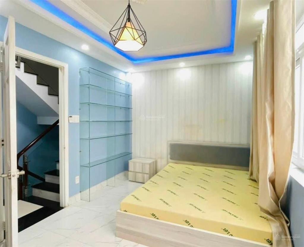 Trung tâm phú nhuận  sát mặt t.iền phan xích long  ngang 5m  7.3 tỷ tl