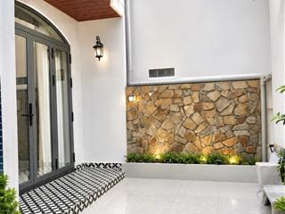 Thích quảng đức phú nhuận  55m²  3 tầng  4pn  sân để xe rộng  7,05 tỷ tl