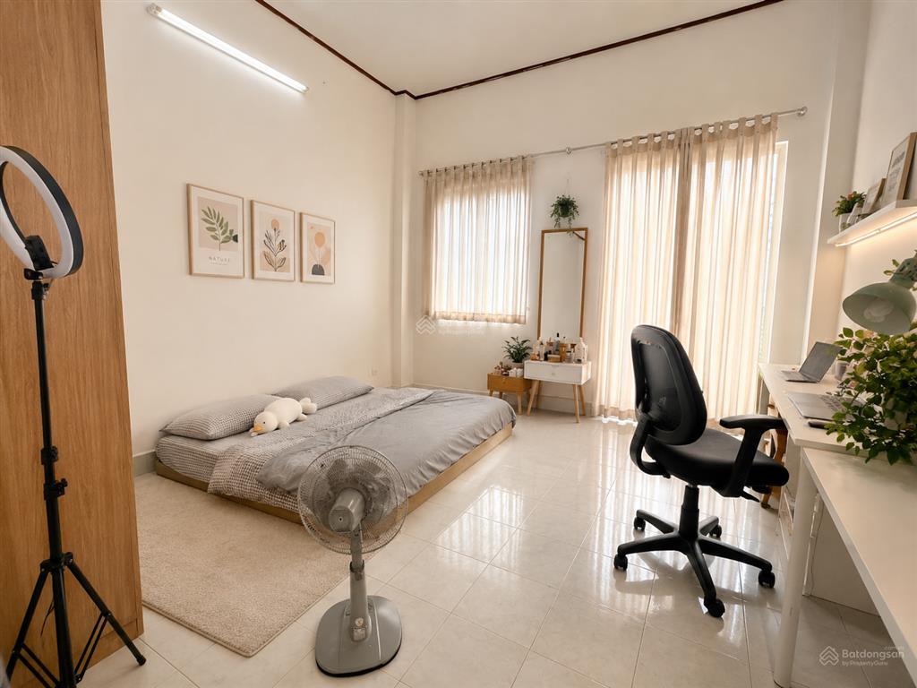 Sát mặt t.iền  3pn  3 tầng  4.7*10m  6.2tỷtl