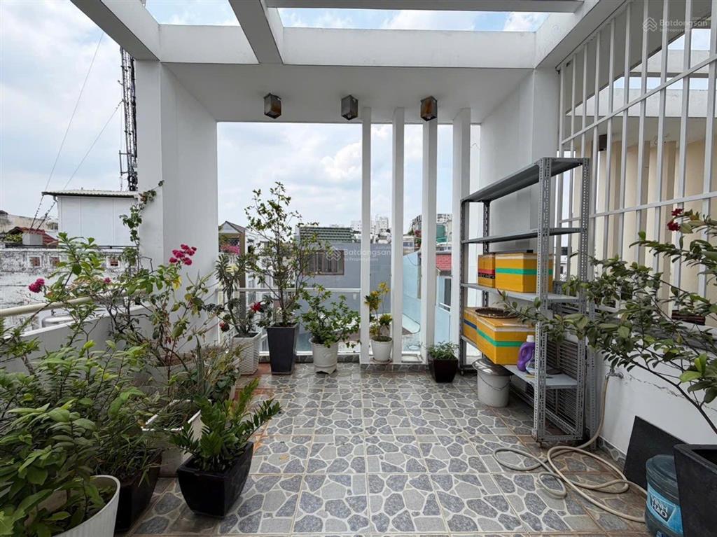 Nhà đẹp phan xích long hẻm xe hơi căn góc 2 mặt thoáng 9.xtỷ