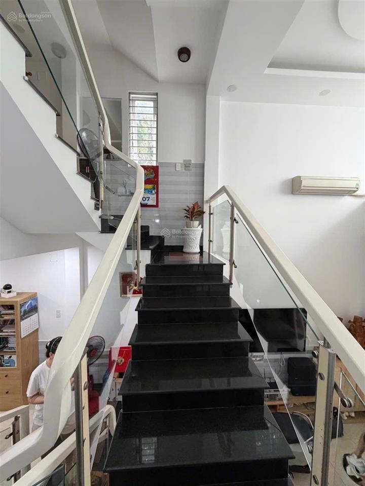 Nhà đẹp phan xích long hẻm xe hơi căn góc 2 mặt thoáng 9.xtỷ