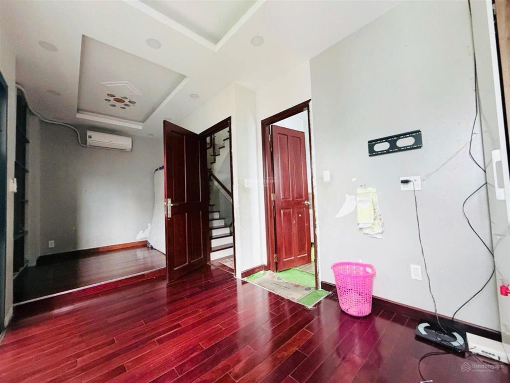 Giáp q1  q pn  mặt tiền hẻm 5m  vừa ở vừa kinh doanh  ngang 4.8m  nhỉnh 8 tỷ