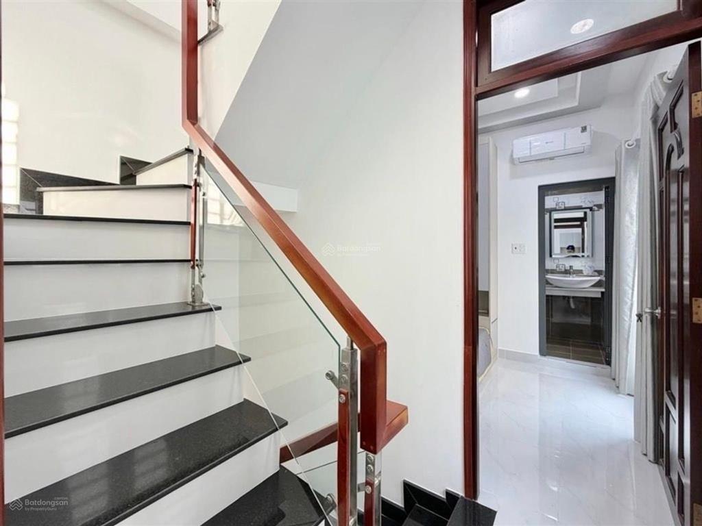 Nhà đẹp khu vip đoàn thị điểm p.1 phú nhuận  ngang 4 m  5 pn  nhỉnh 8 tỷ