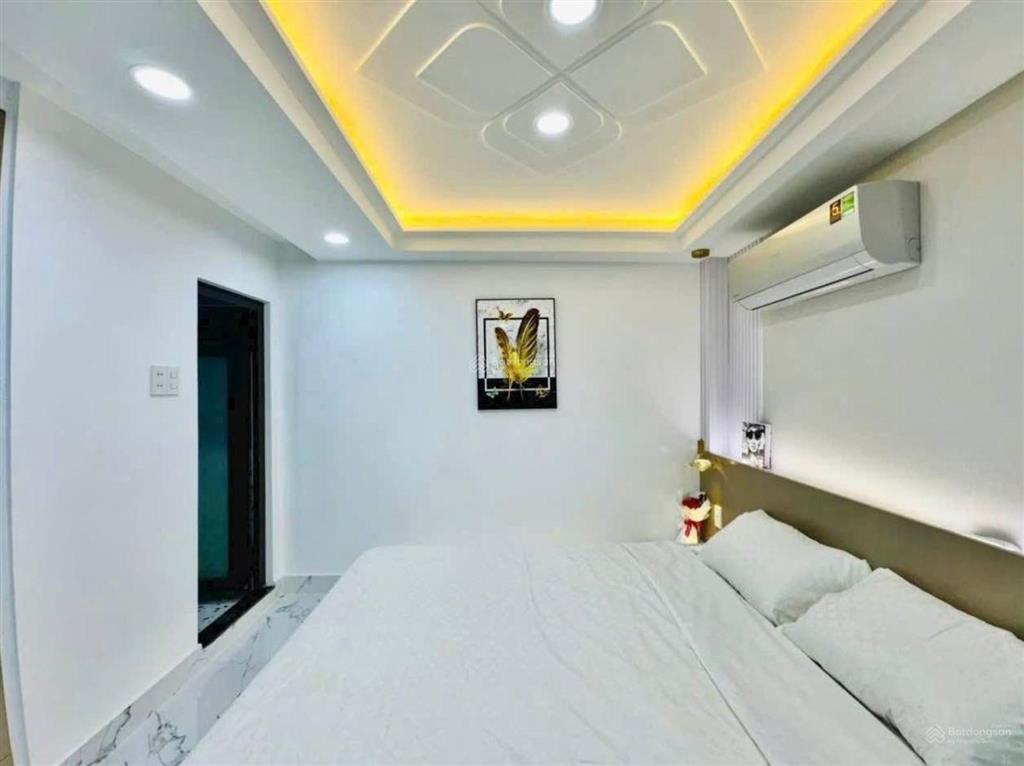 Phan xích long p.2  3 tầng  3 pn  full nội thất  7.25 tỷ tl