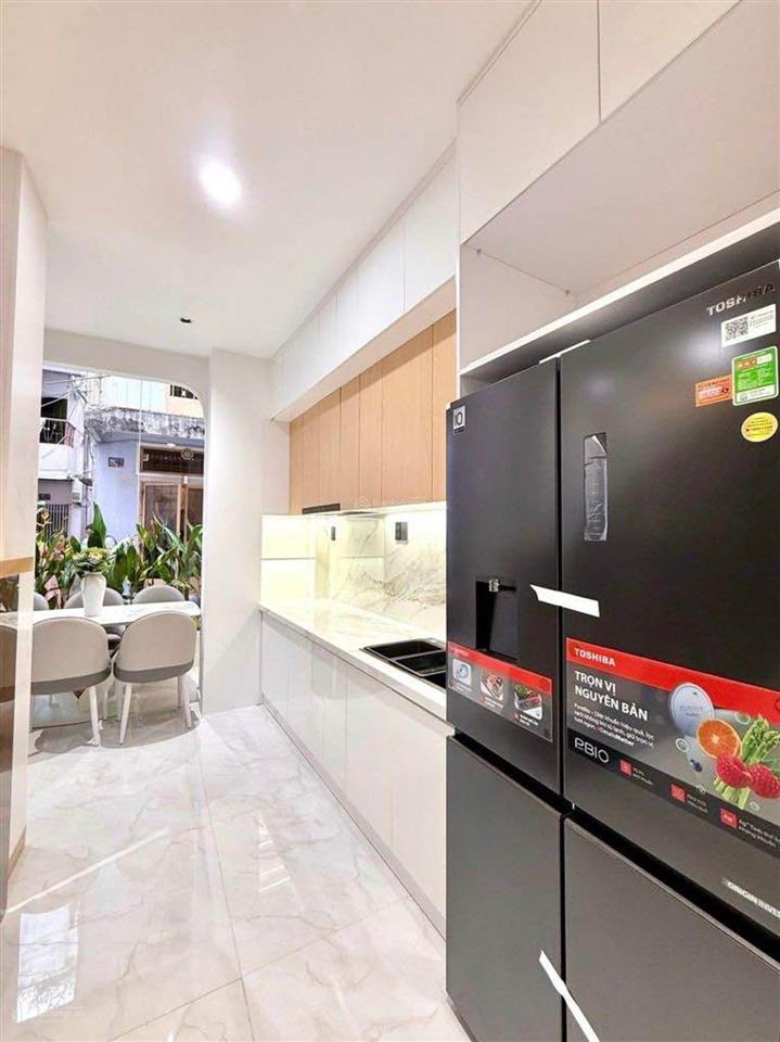 Thích quảng đức, p. 5 phú nhuận  hxh đỗ cửa  full nội thất  7.2 tỷ tl