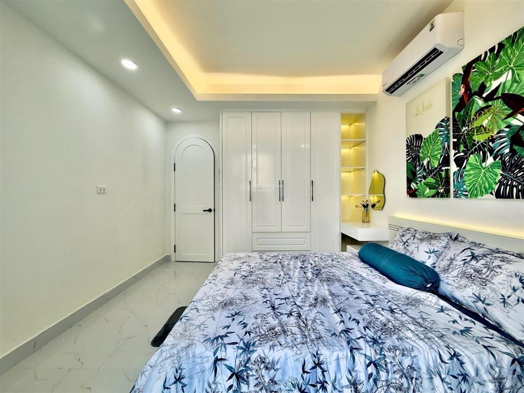 Nhà mới đẹp phú nhuận  hẻm 4m  gần mặt t.iền nguyễn trọng tuyển  3 pn  6.x tỷ