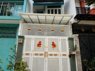 Mặt t.iền bình thạnh  60m2  3 tầng  3 pn  7.5 tỷ