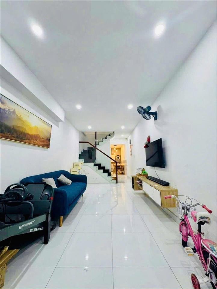 Cầu kiệu  phú nhuận  50m  2 tầng đẹp  full nội thất  7,xtỷ