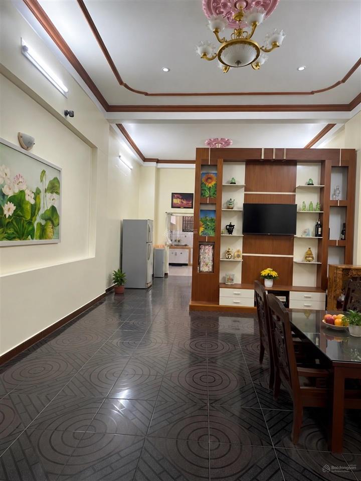 Gần mặt t.iền phan v trị  sổ nở hậu 5m  nhà 3 lầu kiên cố  3pn  vào ở ngay  76m2  9.8 tỷ tl