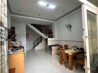 6.39 tỷ nhà 3 tầng  3pn  ngang 4,5m  cách mặt t.iền cô giang chỉ 50m