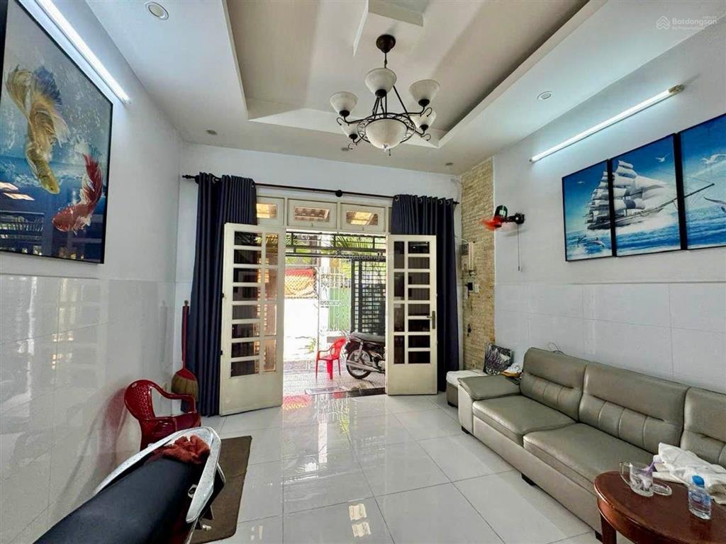 Hẻm xe hơi  sát mặt t.iền nguyễn thượng hiền  60m  ngang 4m  3 tầng btct