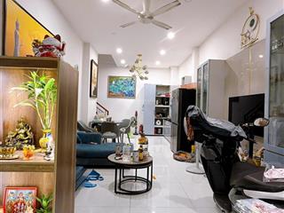 Bán nhà 4 tầng vào ở ngay trên trục đường tôn thất thuyết