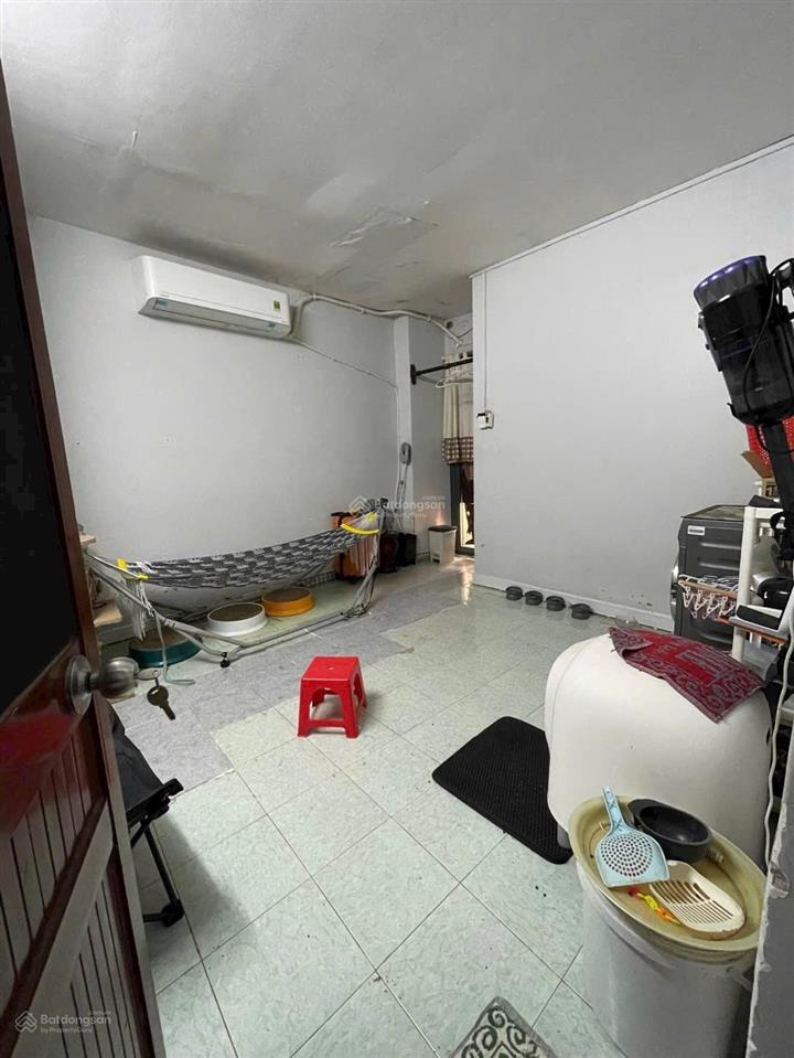 Bán nhà 2 tầng 3pn hẻm thông thoáng.