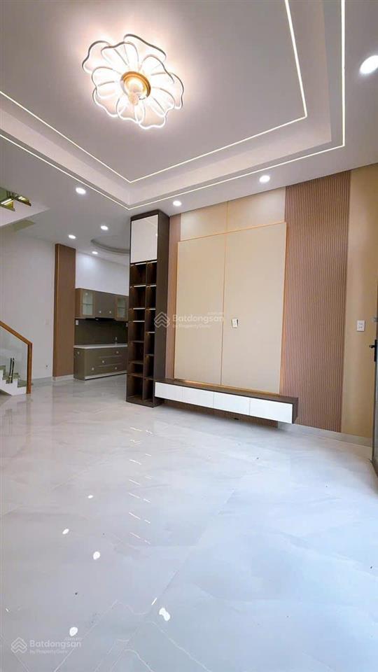 Bán nhà mới 2 tầng vào ở ngay trên trục đường xóm chiếu