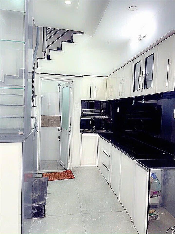 Bán nhà mới 2 tầng vào ở ngay trên trục đường xóm chiếu