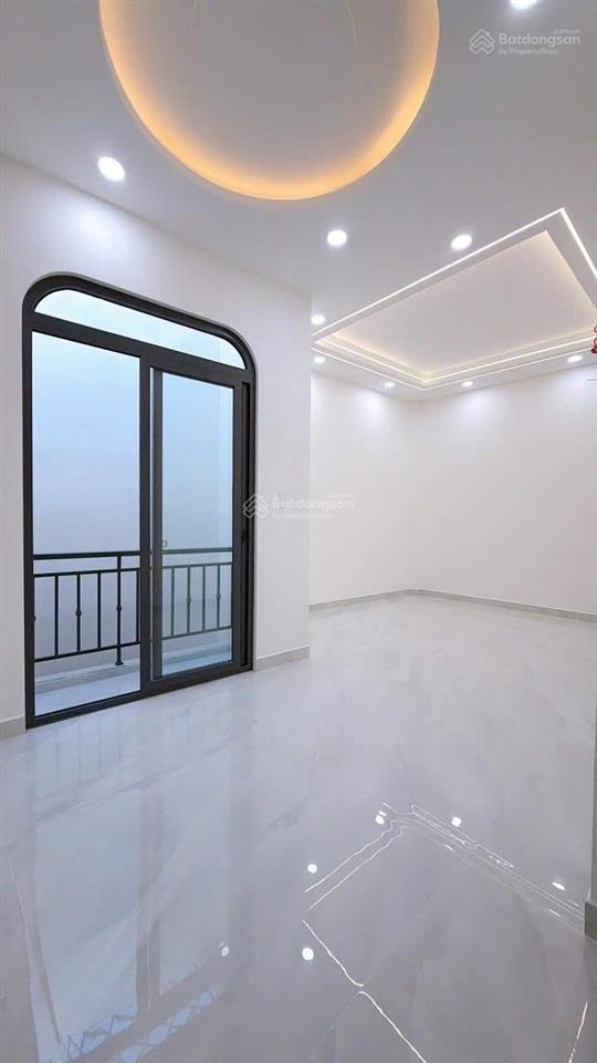 Bán nhà mới 2 tầng vào ở ngay trên trục đường xóm chiếu