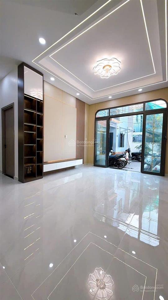 Bán nhà mới 2 tầng vào ở ngay trên trục đường xóm chiếu