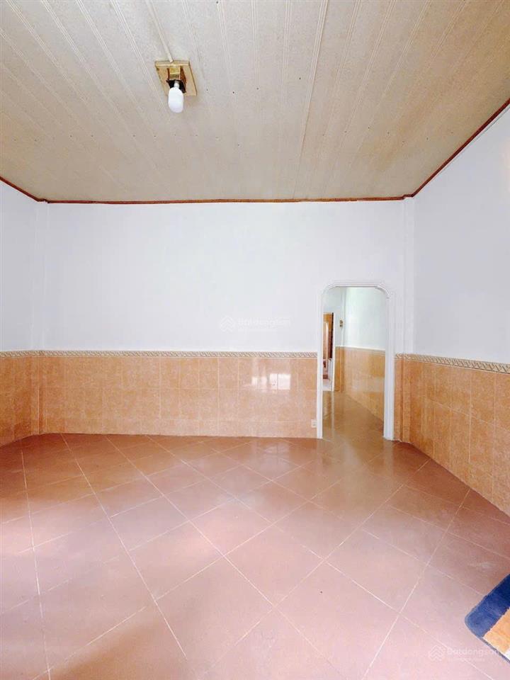 Bán nhà khu dân cư gần chợ 200 đường xóm chiếu. ngang 10m