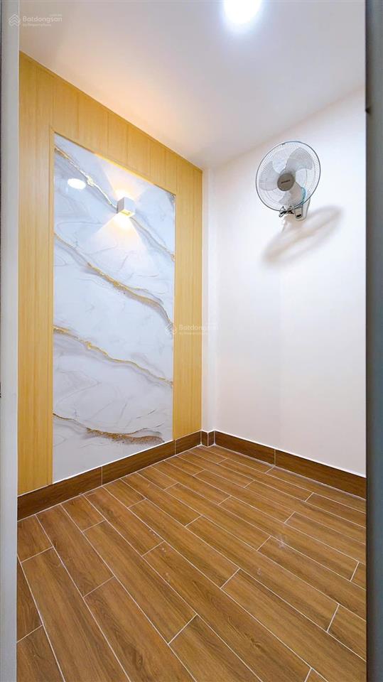 Bán nhà đẹp vào ở ngay. hẻm rộng thông thoáng .