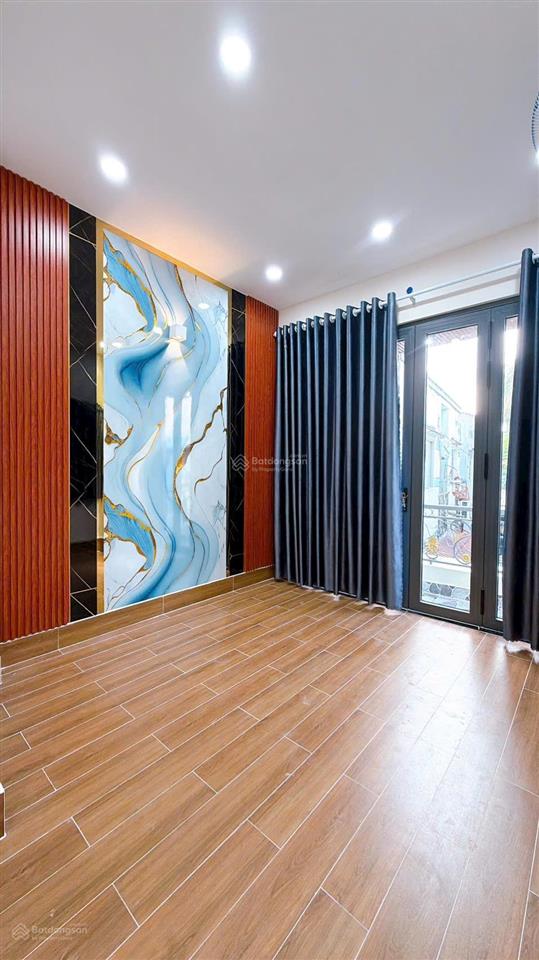 Bán nhà đẹp vào ở ngay. hẻm rộng thông thoáng .