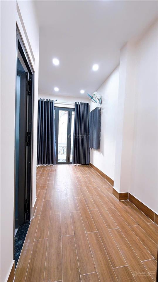 Bán nhà đẹp vào ở ngay. hẻm rộng thông thoáng .