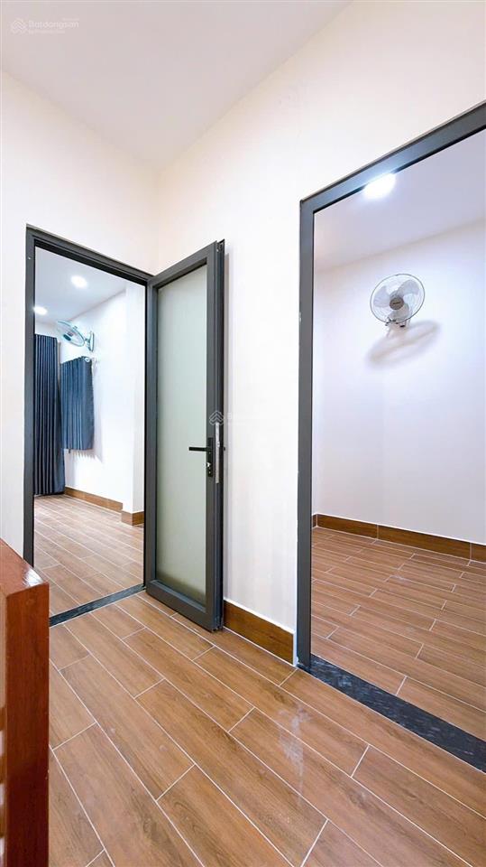 Bán nhà đẹp vào ở ngay. hẻm rộng thông thoáng .