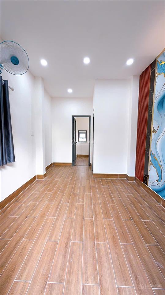 Bán nhà đẹp vào ở ngay. hẻm rộng thông thoáng .