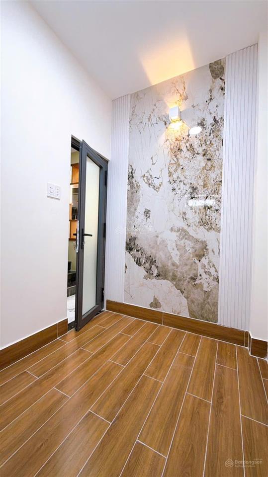 Bán nhà đẹp vào ở ngay. hẻm rộng thông thoáng .