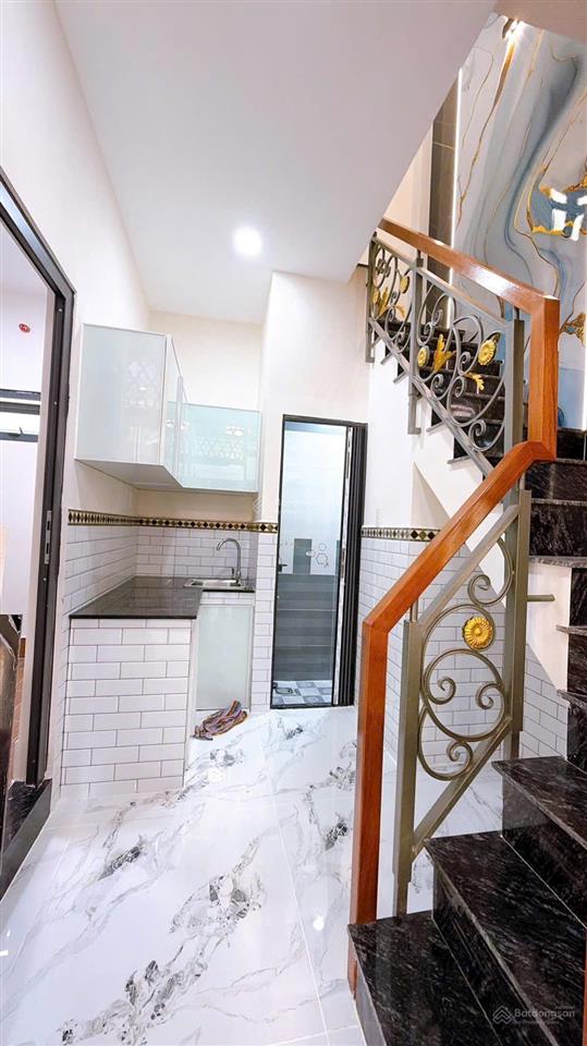 Bán nhà đẹp vào ở ngay. hẻm rộng thông thoáng .