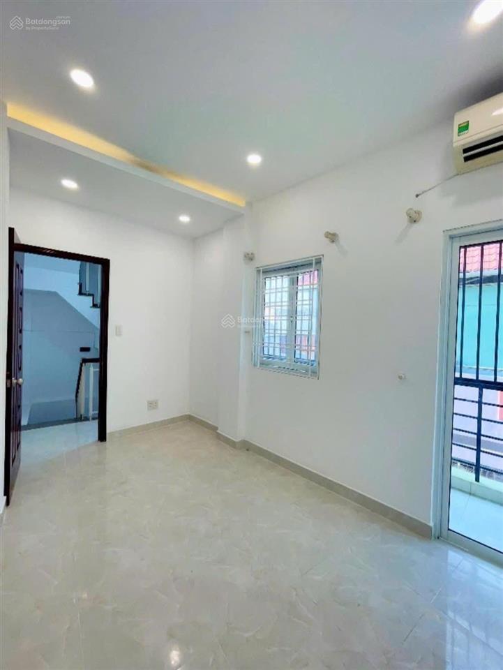 Bán nhà đẹp 4 tầng vào ở ngay. gần đường vĩnh hội