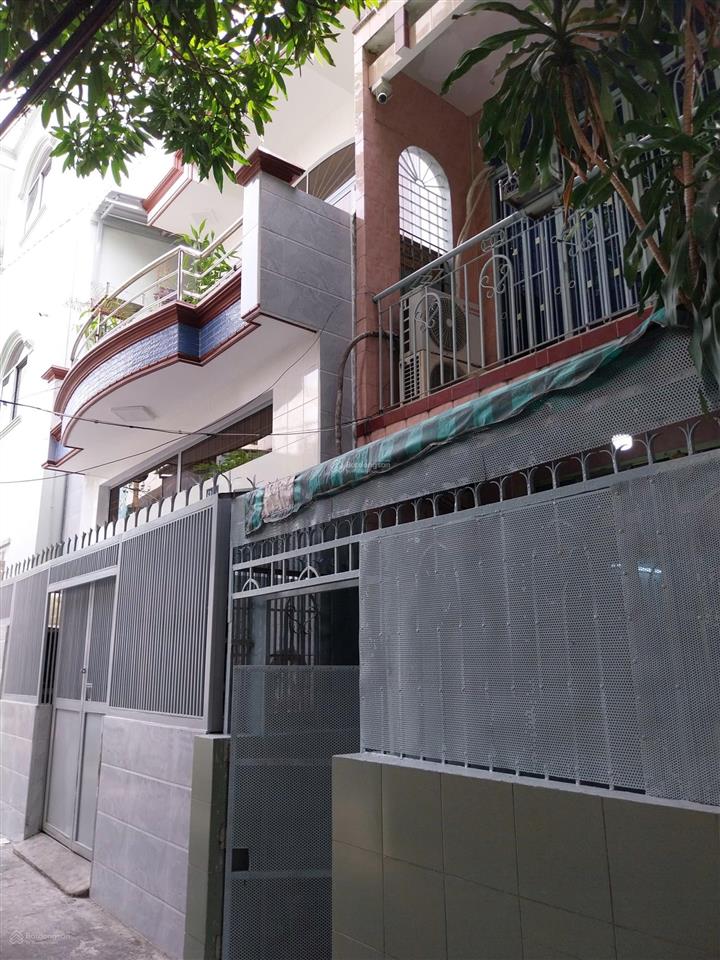 Bán nhà 2 tầng gần đường xóm chiếu giáp nguyễn tất thành