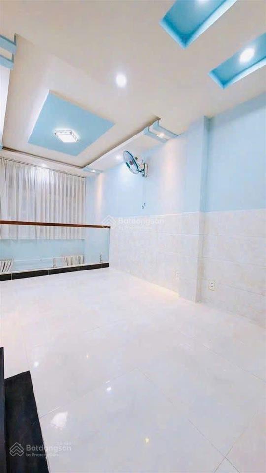 Bán nhà 5 tầng đường trước nhà 4m thông thoáng sát mặt tiền đường