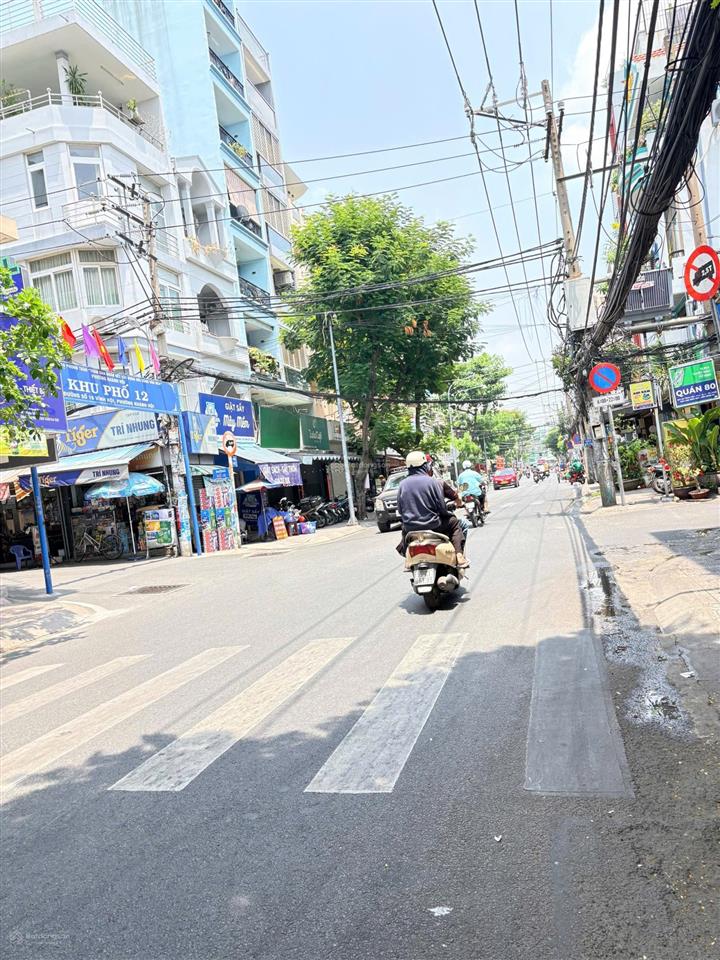 Bán nhà mặt tiền đường vĩnh hội. khu sầm uất.