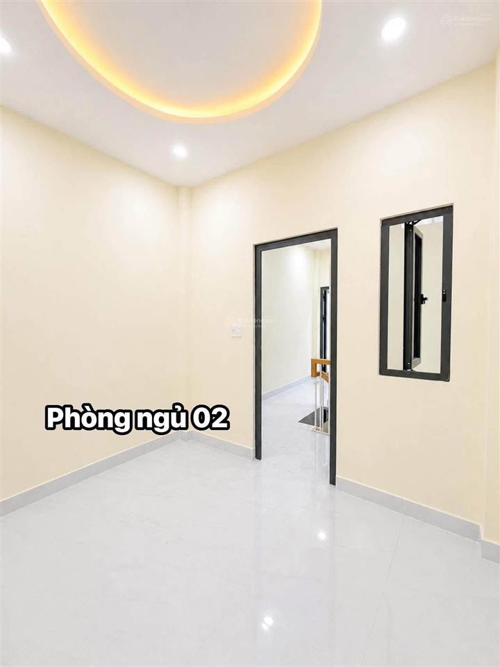 Bán nhà đẹp 2 tầng vào ở ngay. 34m chỉ 3 tỷ 800 thương lượng trên trục đường tôn đản.