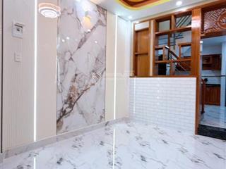 Bán nhà đẹp 2 tầng khu dân cư có sân thượng phơi đồ thoải mái.