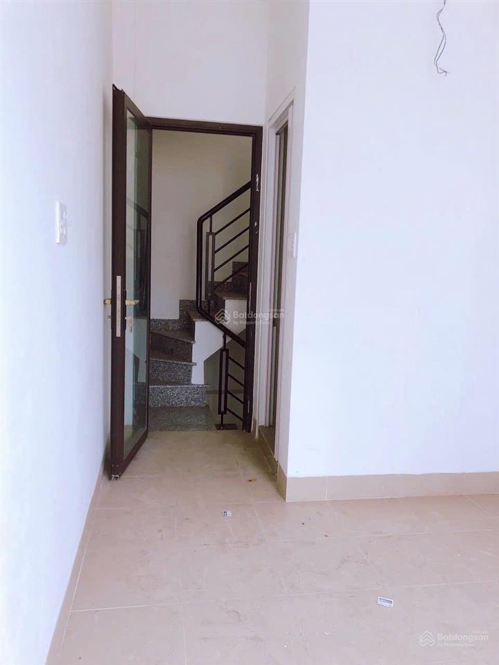 Bán nhà mặt tiền 5 tầng. xe hơi đỗ cửa ngay trên trục đường vĩnh hội