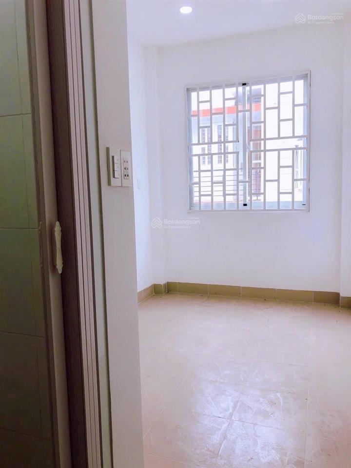 Bán nhà mặt tiền 5 tầng. xe hơi đỗ cửa ngay trên trục đường vĩnh hội