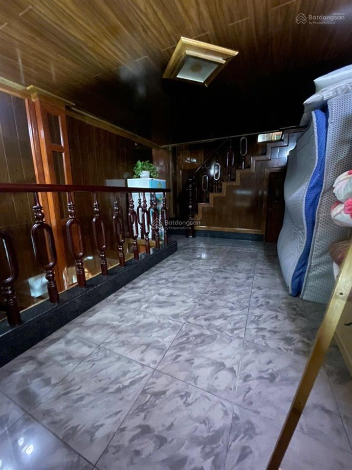 Bán nhà 3 tầng vào ở ngay. khu phức hợp giáp bến vân đồn