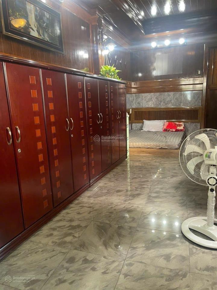 Bán nhà 3 tầng vào ở ngay. khu phức hợp giáp bến vân đồn