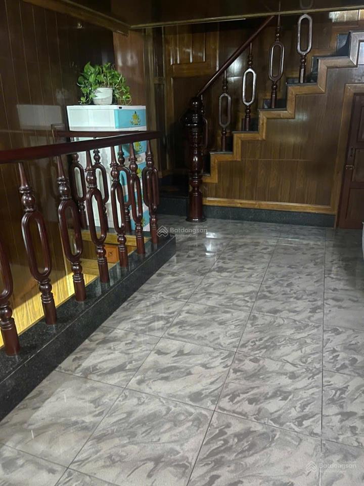 Bán nhà 3 tầng vào ở ngay. khu phức hợp giáp bến vân đồn