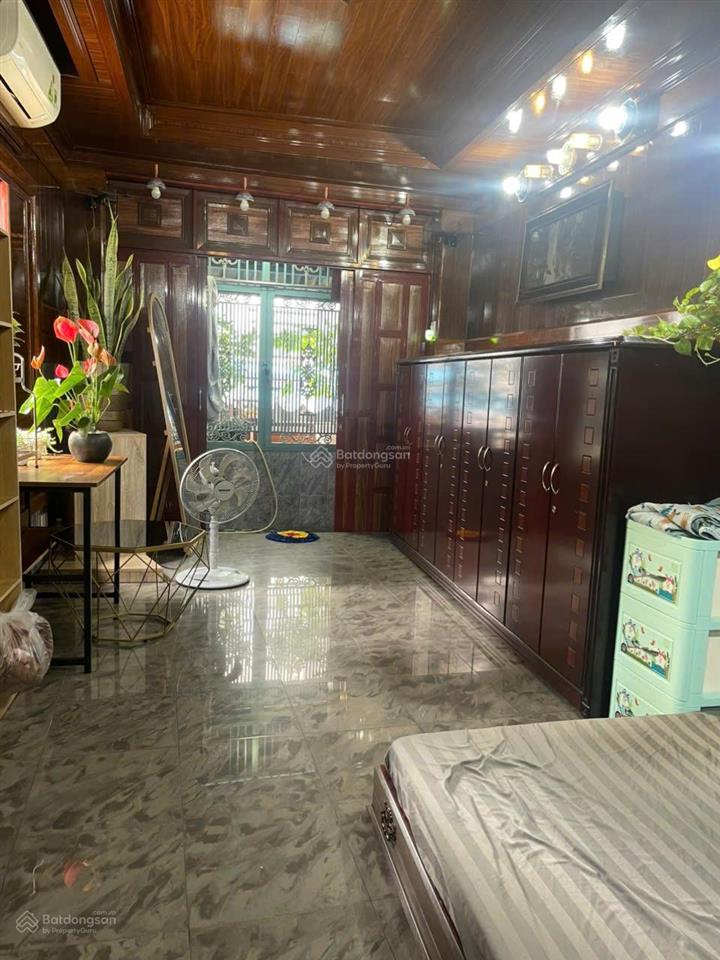 Bán nhà 3 tầng vào ở ngay. khu phức hợp giáp bến vân đồn