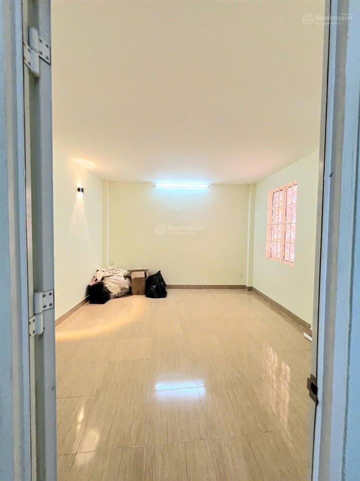 Bán nhà 2 tầng gần trường học trên đường tôn thất thuyết
