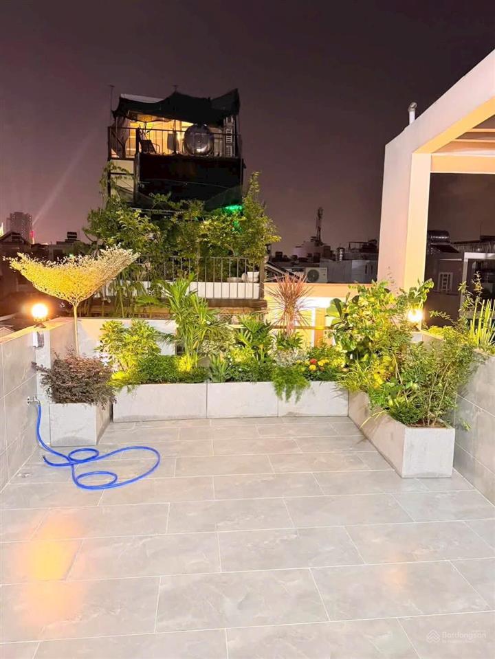 Bán nhà 4 tầng vào ở ngay. mặt tiền hẻm dễ kinh doanh và ở trên đường khánh hội