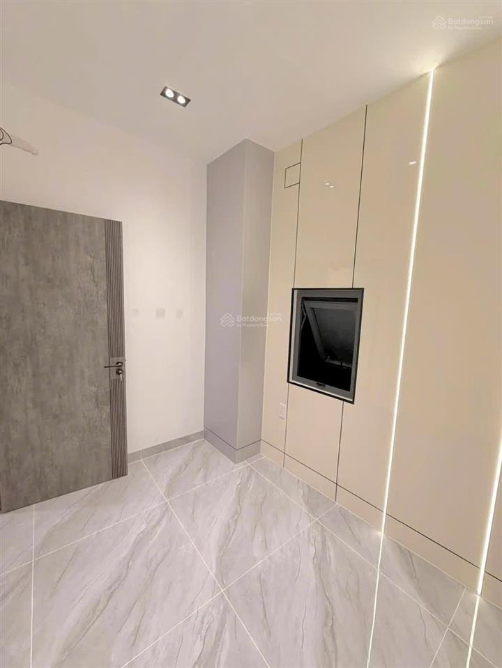 Bán nhà 4 tầng vào ở ngay. mặt tiền hẻm dễ kinh doanh và ở trên đường khánh hội