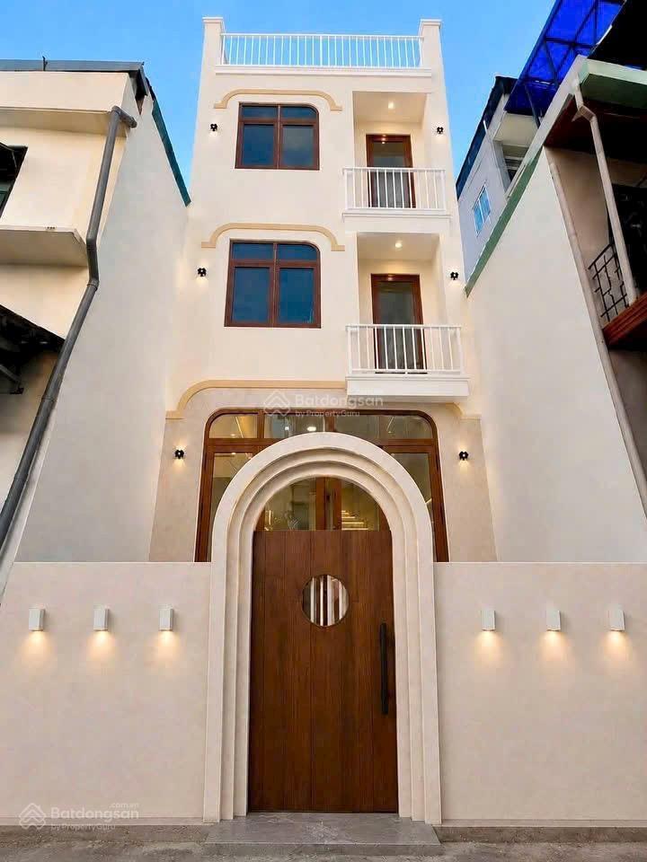 Bán nhà đẹp 4 tầng gần chợ đường hoàng diệu